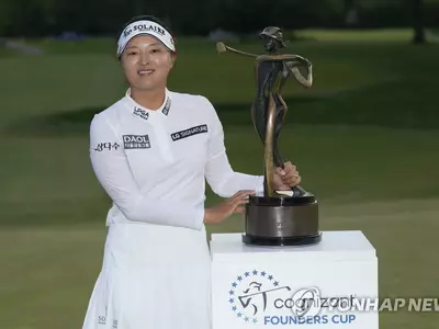 고진영, LPGA 파운더스컵 최초 '3회 우승'…시즌 2승·통산 15승