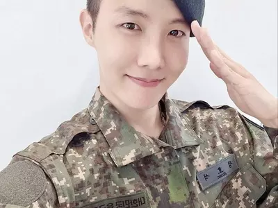 BTS 제이홉도 육군 조교로 복무…맏형 진 이어 두 번째