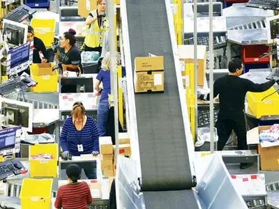 소비 수요 감소에 물류 창고 대폭 줄여