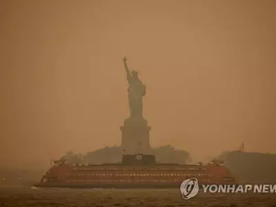 뉴욕 공기가 뉴델리 수준…미국까지 뒤덮은 캐나다 산불 연기