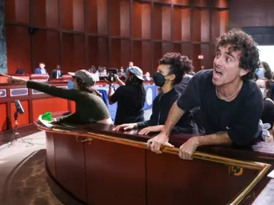 경찰훈련센터건설 반대파, "주민 투표 하자"