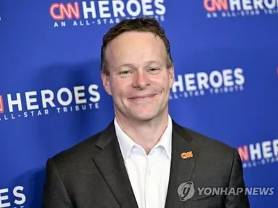 트럼프 타운홀 행사 생방송으로 궁지몰린 CNN CEO 결국 퇴진