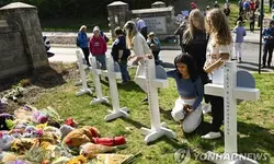 총 들고 등교하는 학생들…학교들 앞다퉈 AI 탐지기 설치