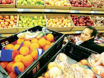 기대 인플레 3.3%… ‘2년래 최저’