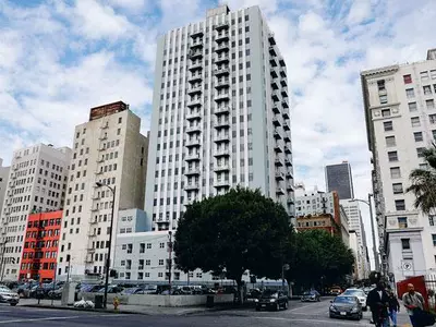 고금리·가치 하락까지 아파트 시장 ‘시한 폭탄’