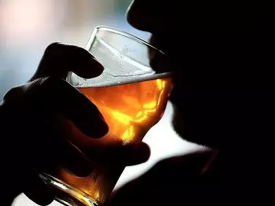 중년 남성 10명 중 3명은 폭음…대마초 사용도 급증