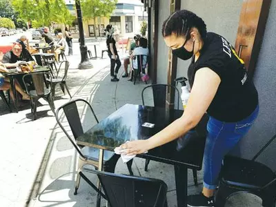 고용시장 과열 진정 기미…“금리 동결 힘 실린다”