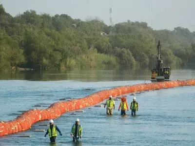 “밀입국 차단 수중 장벽은 불법”