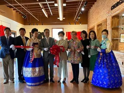 '한복에 담긴 치유의 지혜', 한복전시회 시작