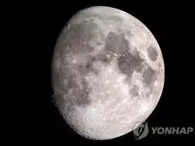 휘영청 밝은 달에 사람도 살까…NASA, 2040년까지 주택건설 추진