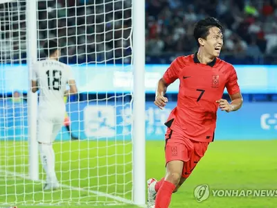 [아시안게임] 한국 남자축구, 우즈베크 꺾고 3회 연속 결승행…일본과 격돌
