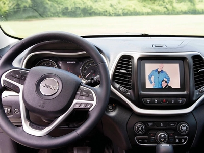 해커들 보다 한발 앞서려 분투하는 자동차 업계