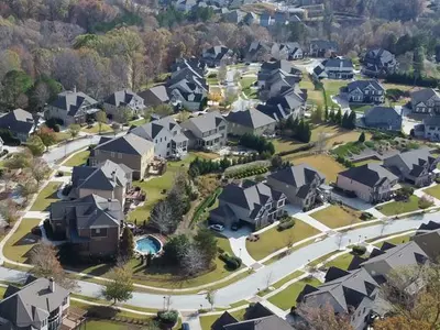 미국인, 높은 집값·금리에 집 안사고 여행·인테리어에 돈 쓴다