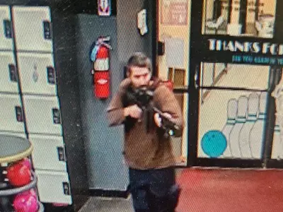 대학신문 1면에 박제된 총기 참사 공포