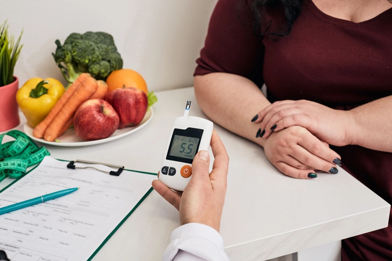 당뇨병 예방을 위해서는 평소 생활 습관 관리를 통해 비만해지지 않도록 하는 게 무엇보다 중요하다.<Shutterstock>
