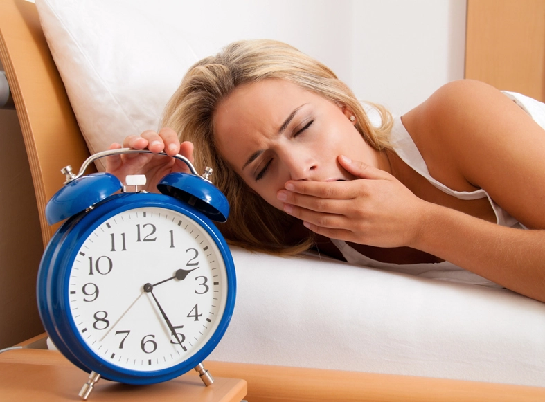 잠을 제대로 이루지 못하는 불면증 환자 가운데 85~90%가 우울증·불안장애·수면무호흡증 등에 시달리는 것으로 나타났다. 	
<Shutterstock>