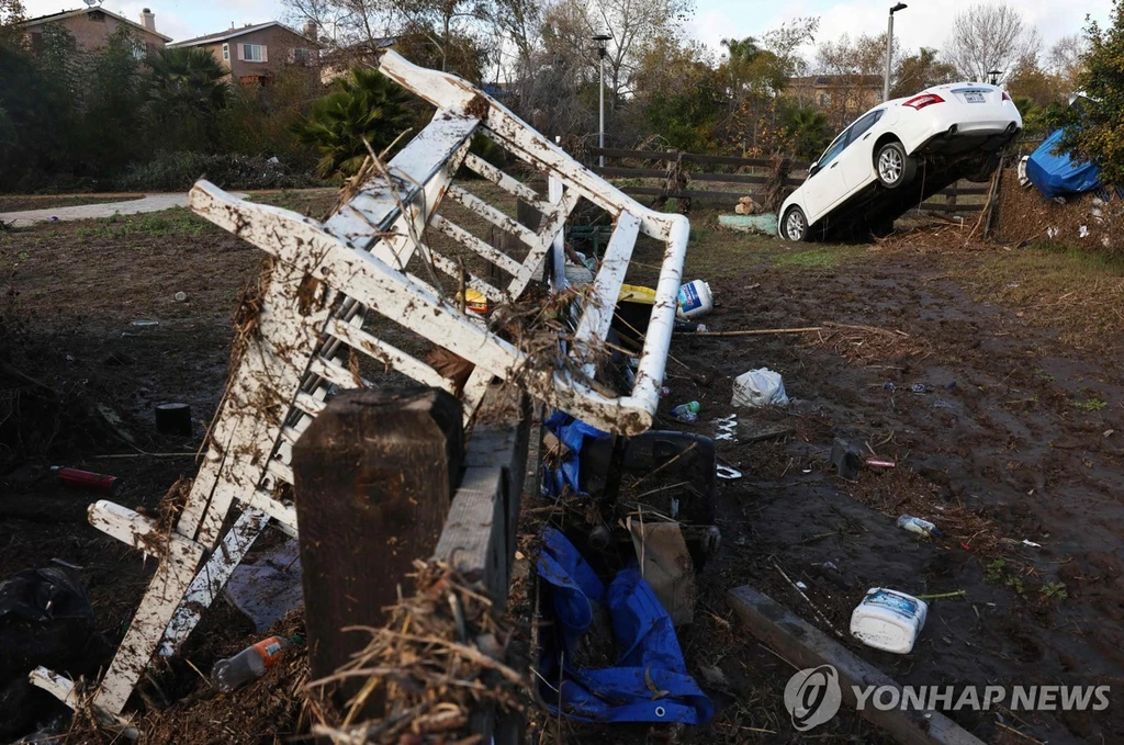 폭우로 침수 피해를 본 샌디에이고의 주택가
[AFP=연합뉴스. 재판매 및 DB 금지]