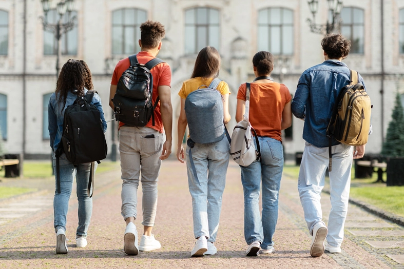 대학 등록금 마련에 유용한 각종 장학금은 허용된 사용처를 파악하는 것이 중요하다. 수여 기관에 의해 대부분 학업과 관련된 용도로만 사용이 허용된다.<Shutterstock>							              