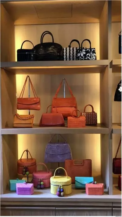 핸드백 디자이너 낸시 곤살레스의 쇼룸에 전시된 가방들
[법무부(U.S. Department of Justice) 제공. 재판매 및 DB 금지]