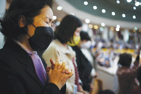  한국 종교인 중 마음의 평안을 신앙생활 목적으로 꼽은 교인이 가장 많은 것으로 조사됐다. 구원과 영생이 목적이라는 교인은 두 번째로 많았다. [로이터]