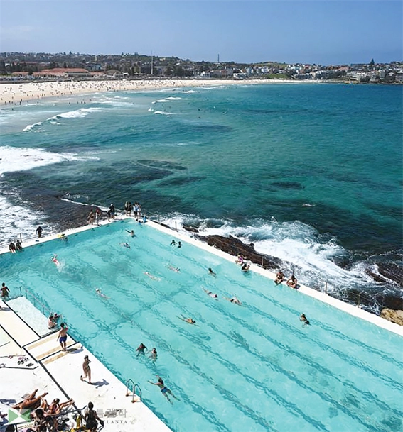 시드니 본다이비치는 도심과 가까워 현지인과 관광객이 즐겨 찾는다.‘본다이’는 원주민 언어로‘파도가 부서지는 소리’라는 의미다. 지금은 노천 수영장이 들어섰다.