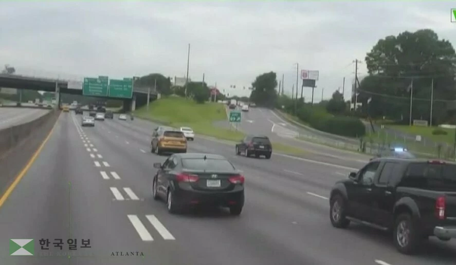 애틀랜타의 도심의 텅빈 다인승 차선. 임산부 운전자의 다인승 차선 이용 여부는 규정상 애매모호하다.<사진=11얼라이브 뉴스>