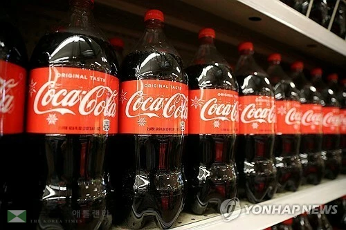 미국 내 식료품점에 진열된 코카콜라[로이터=연합뉴스 자료사진]