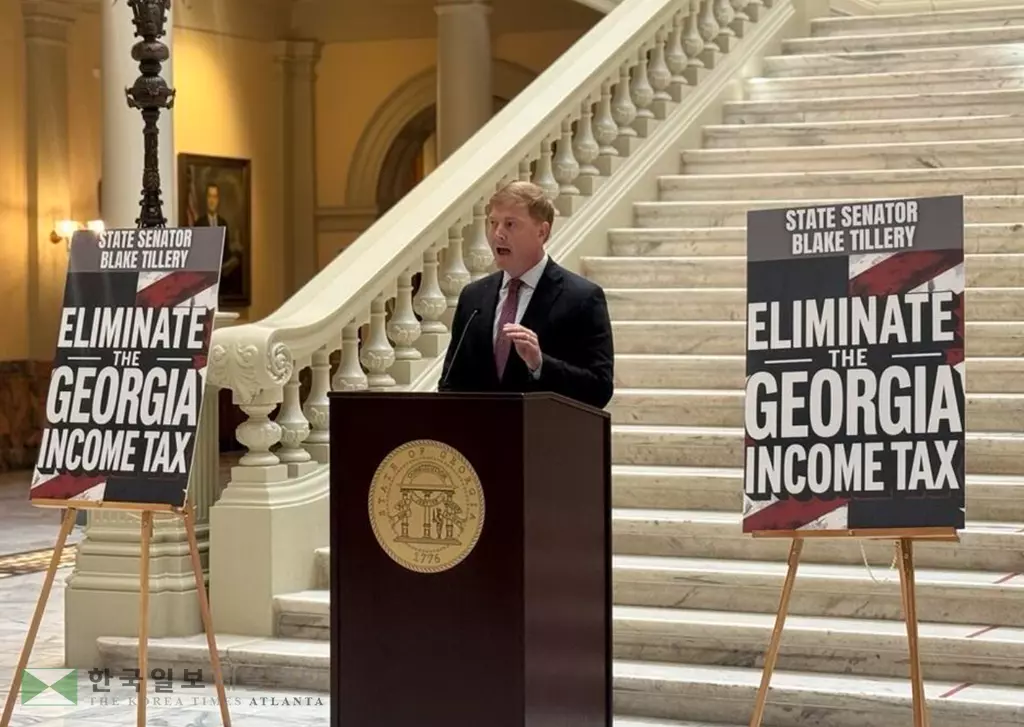 브레이크 틸러리 상원의원이 24일 주청사에서 소득셰 폐지를 다룰 상원별위원회 등에 대해 설명하고 있다.<사진=PBS>