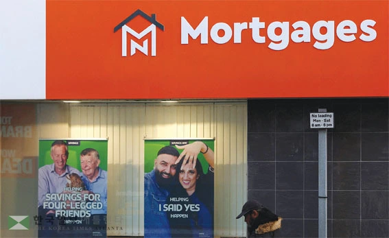 내 집 장만을 원하는 MZ 세대 사이에서 보복 저축 챌린지가 큰 관심이다. 보복 저축은 극단적 소비 자제 행위로 다운페이먼트 마련 수단으로 활용할 수 있다.                                                                                  <로이터>
