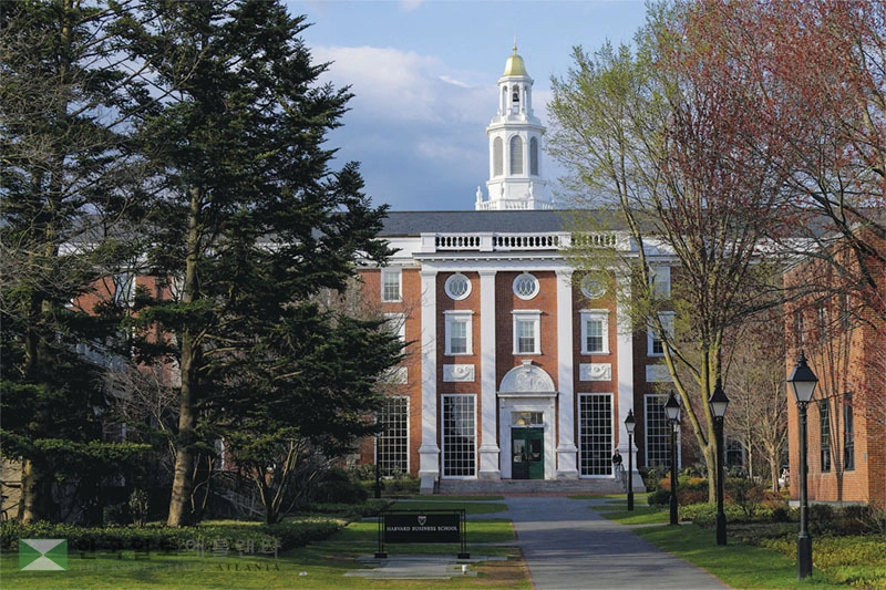  하버드대 캠퍼스의 경영대 건물 모습. [로이터]