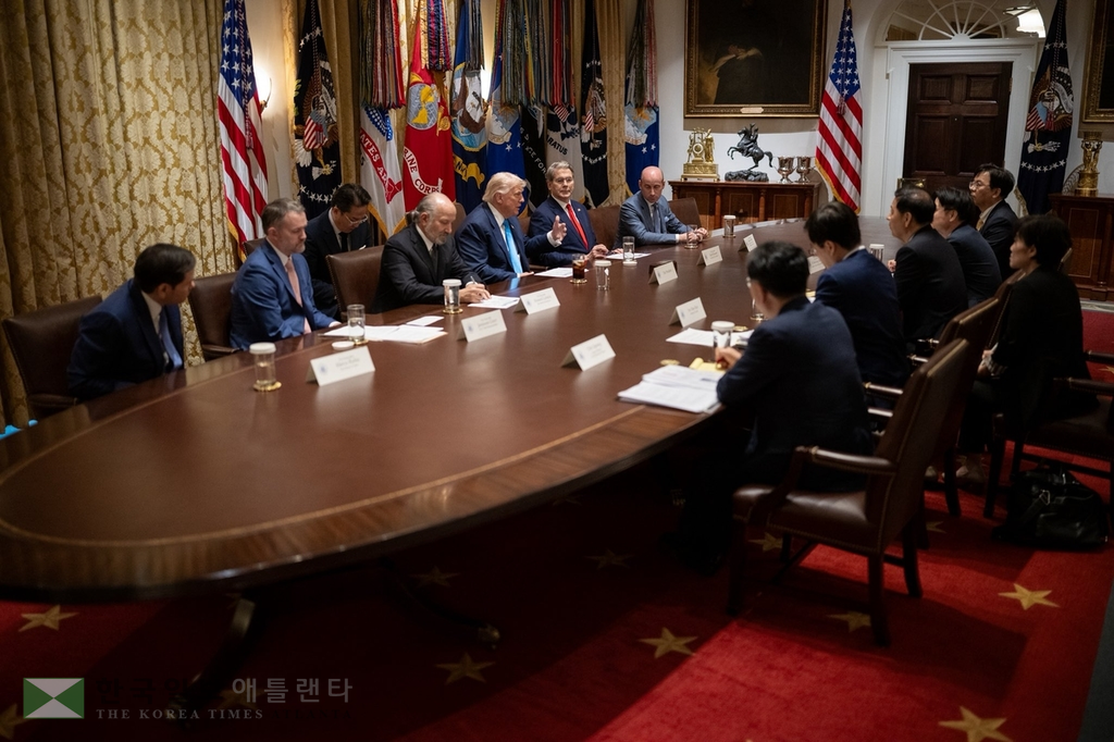트럼프 대통령과 무역 협상하는 한국 정부 대표단[베선트 재무부 장관 엑스. 재판매 및 DB 금지]
