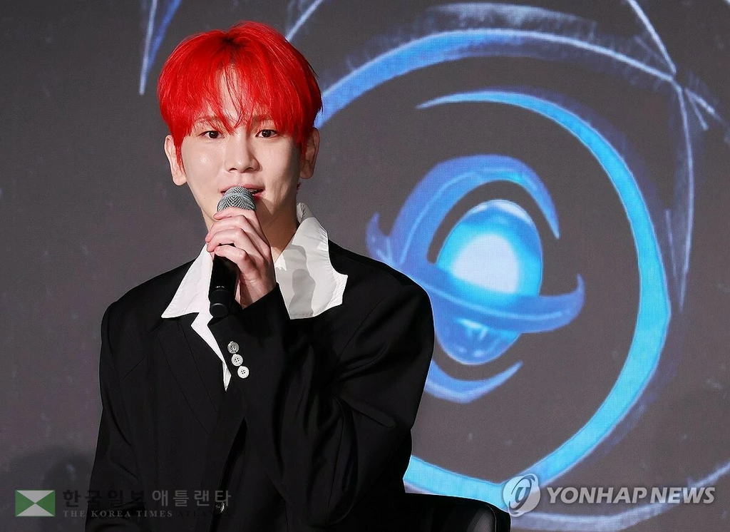 그룹 샤이니의 키가 11일 서울 광진구 풀만앰배서더서울이스트폴에서 열린 세 번째 솔로 앨범 '헌터'(HUNTER) 발매 기념 기자간담회에서 인사말을 하고 있다. (서울=연합뉴스)