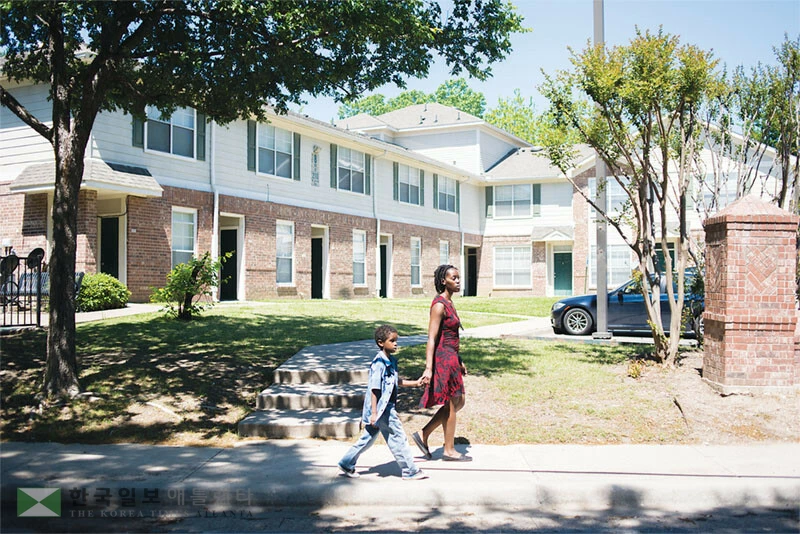  도널드 트럼프 행정부가 연방 주택도시개발부(HUD)의 예산을 대거 삭감할 계획이어서 서민층의 주택난이 한층 심화될 것이라는 우려가 높다. [로이터]