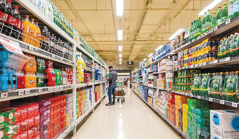  프록터앤갬블의 최근 가격 인상 발표가 소매 업계의 전반적인 가격 인상 흐름으로 이어질 것으로 전망되고 있다. [로이터]