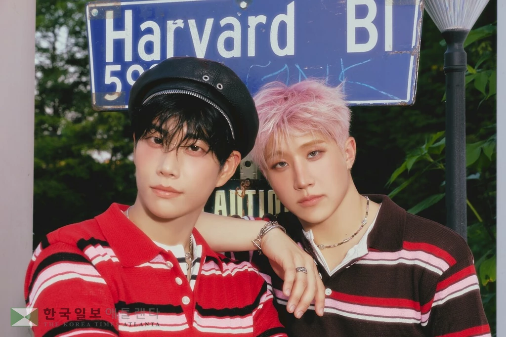 유닛 '주니지니' 결성한 아스트로 MJ(왼쪽부터), 진진[판타지오 제공. 재판매 및 DB 금지]