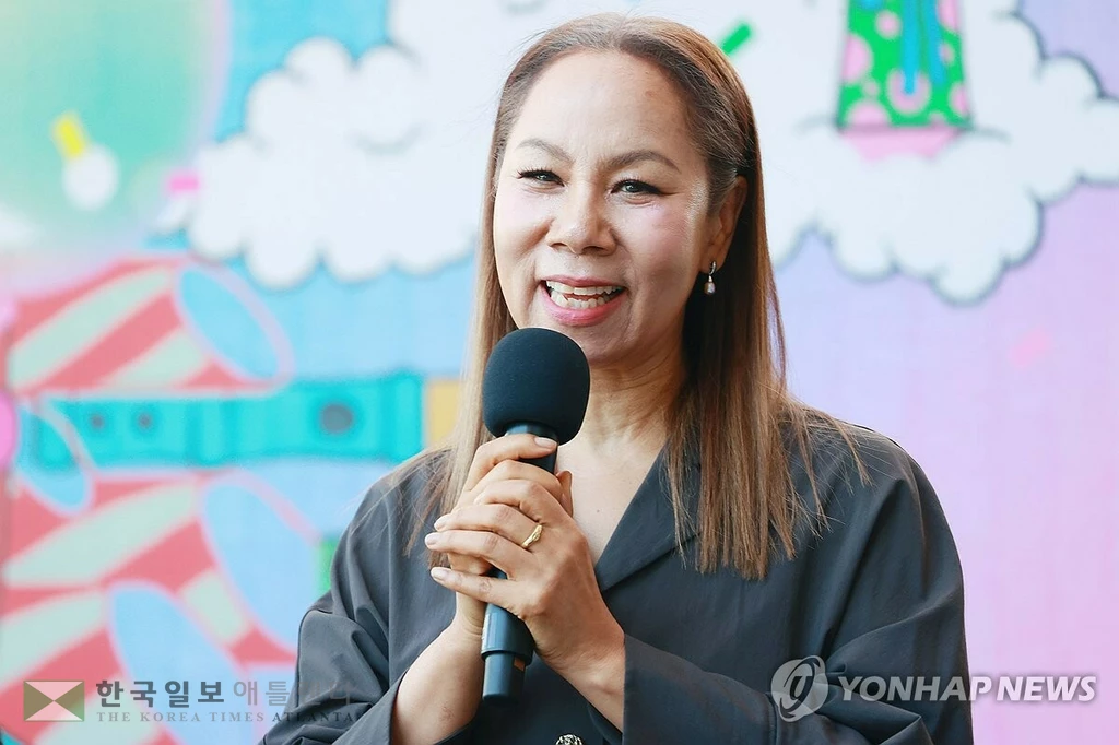 가수 인순이가 11일 오후 서울 중구 국립극장 해오름극장에서 열린 2025 국립극장 '여우락 페스티벌' 쇼케이스 및 기자간담회에서 인사말을 하고 있다. (서울=연합뉴스) 