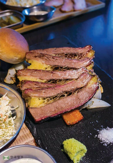 '샤카스 바비큐'의 '양지 바비큐'.         <장준우 제공>
