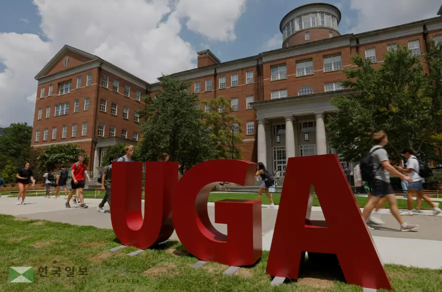 UGA와 조지아 서던대가 대학 챠벌금지 정책 조항에서 성소수자 관련 문구를 삭제해 논란이 일고 있다.<사진=온라인 애슨스지>