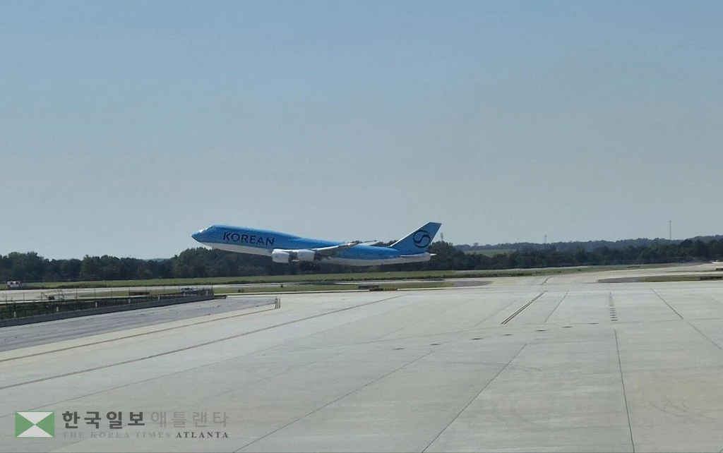 석방된 한국인 근로자 태운 전세기 이륙<연합뉴스>