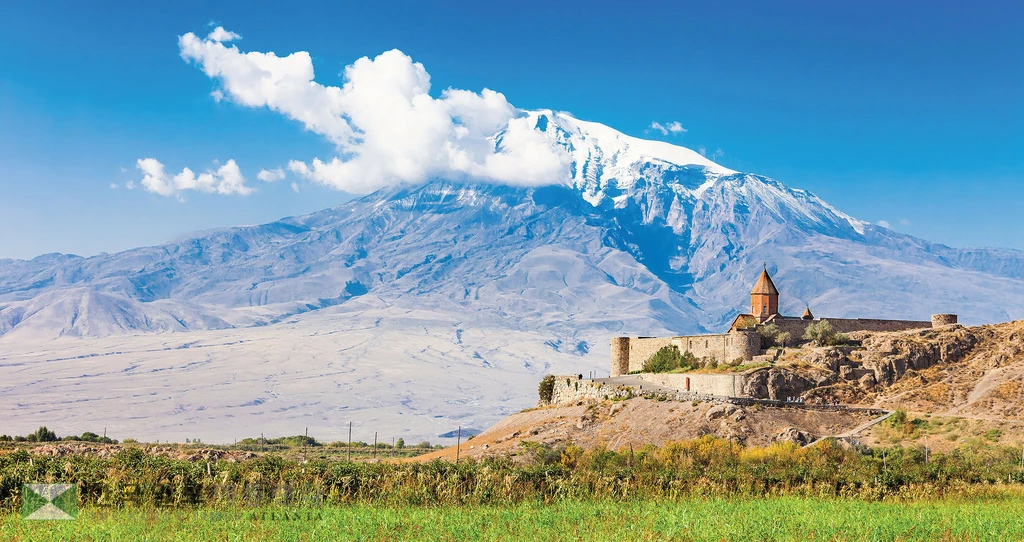 노아의 방주가 멈춘 아라라트 산과 초기 기독교 성지인 코비랍 수도원.