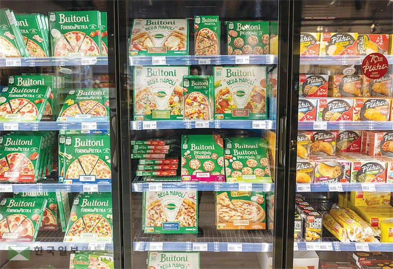 워싱턴포스트가 자체 실시한 냉동피자 블라인드 시식 테스트에서 디조르노 클래식 크러스트, 365(홀푸즈) 씬 크러스트, 커클랜드 시그니처(모두 치즈 피자)가 각각 1~3위를 차지했다. [로이터]