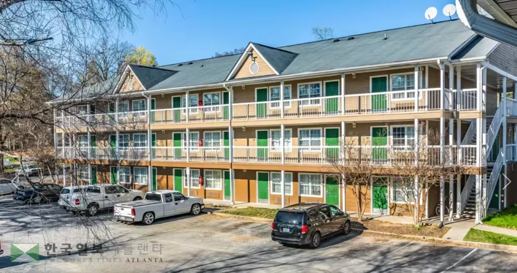 노크로스 소재 홈타운 스튜디오 호텔. 노크로스 경찰은 이 호텔에서 인신매매 피해 실종 10대 소녀를 구조하는 한편 가해자 30대 남성을 체포했다.<사진=호텔 웹사이트 캡쳐>