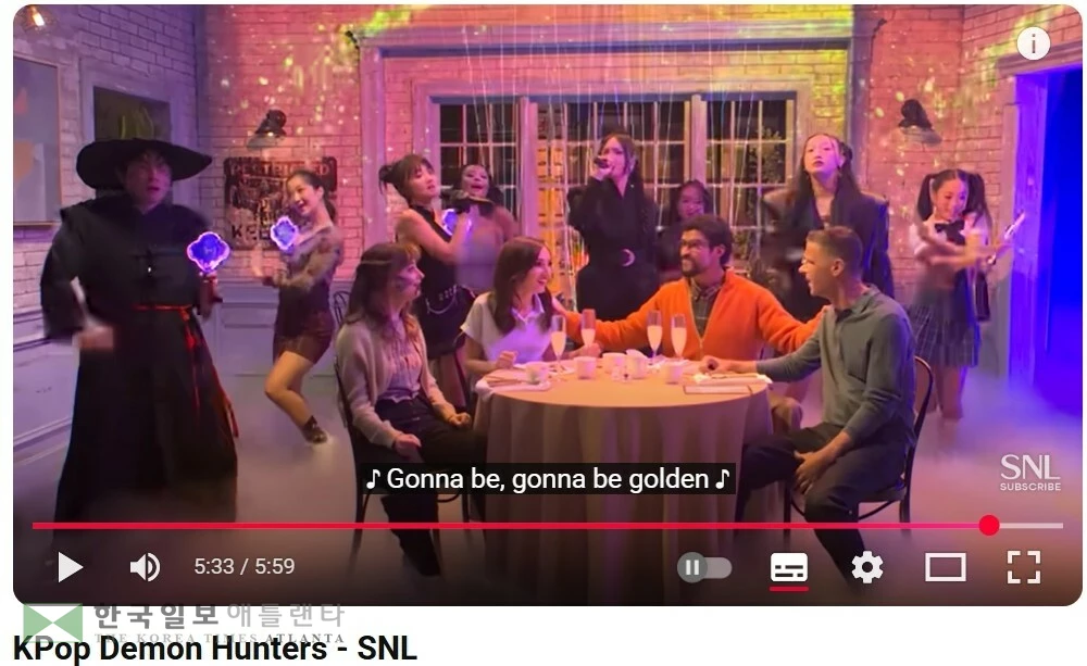 케데헌 헌트릭스 노래 부른 가수 3인이 미국 'SNL'에 출연한 모습[SNL 유튜브 영상 캡처. 재판매 및 DB 금지]