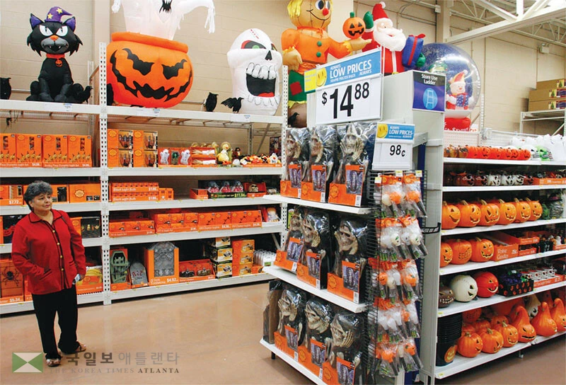  10월31일 핼로윈을 앞두고 중국산 제품 관세로 인해 핼로윈 특수 실종 우려가 나오고 있다. [로이터]