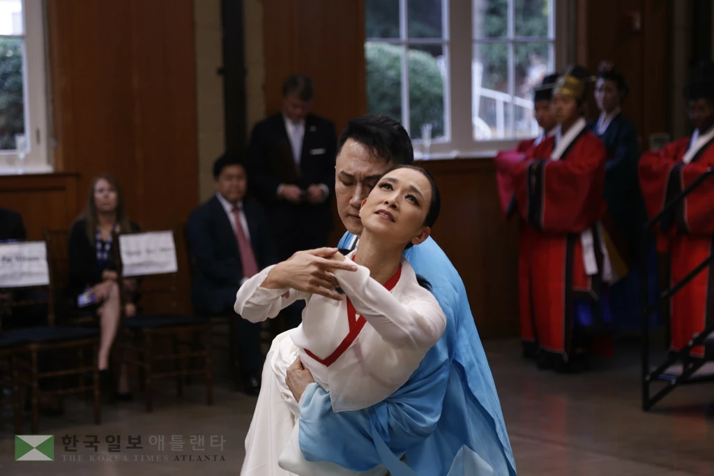 축하공연 장면.