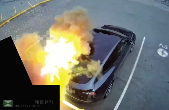 비공식 어댑터로 테슬라 충전 중 폭발이 일어난 모습.<캐나다 기술안정청 유튜브 캡처>