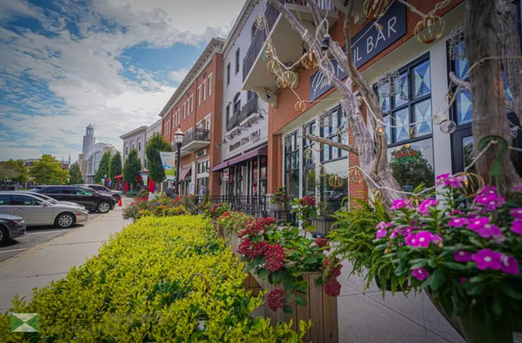 활기찬 도심 조성 성과로 스와니가 주정부로부터 올해의 '우수 메인스트리트 도시'에 선정됐다. 스와니 타운센터 상가 모습.<사진=스와니시 웹사이트>