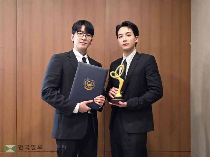  세븐틴 원우(왼쪽)와 정한 /사진제공=플레디스 엔터테인먼트