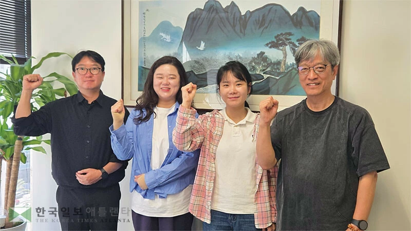  한국 국립 방통대 강경구(왼쪽부터) 제작3팀장, 유수정 제작 PD, 이혜림 주무관, 송종석 플랫폼운영팀장.