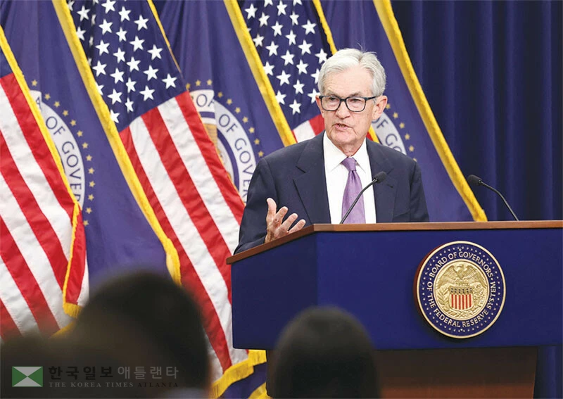  제롬 파월 연준 의장이 29일 연방공개시장위원회(FOMC) 회의가 종료된 후 기자회견을 통해 금리 인하 배경과 미 경제 전망 등을 설명하고 있다. [로이터]